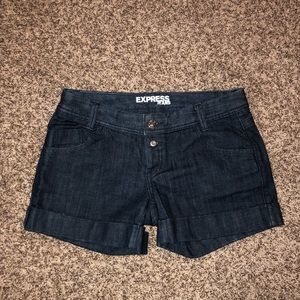 Express (size 6) jean shorts